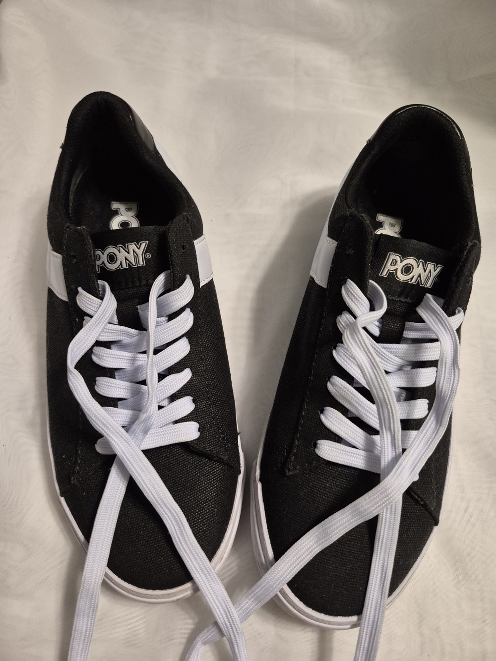 Pony Unisex Size 7.5 Low-Top Canvas Sneakers in Black and White